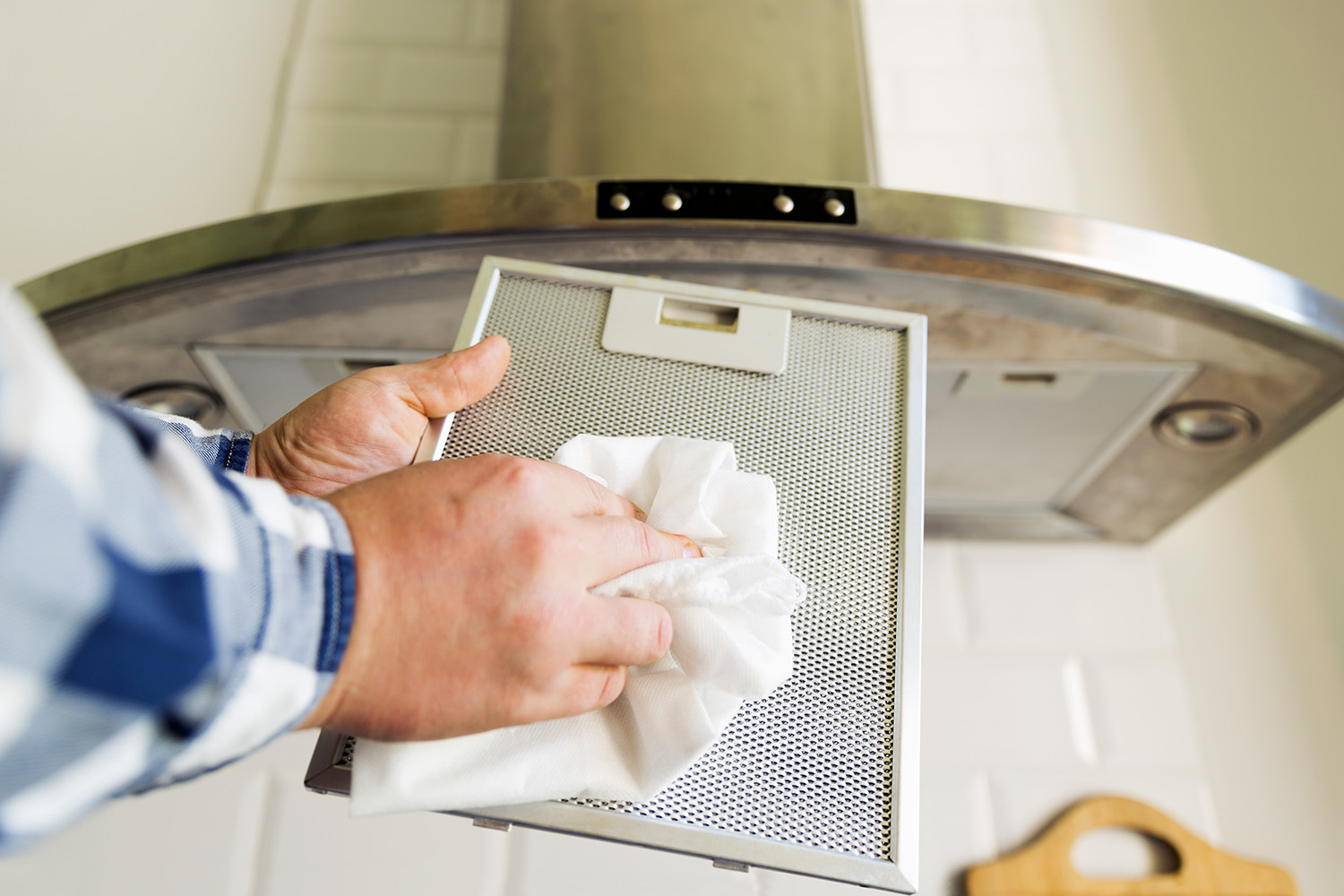 How to Clean a Greasy Range Hood: Tips for Sparkling Cleanliness