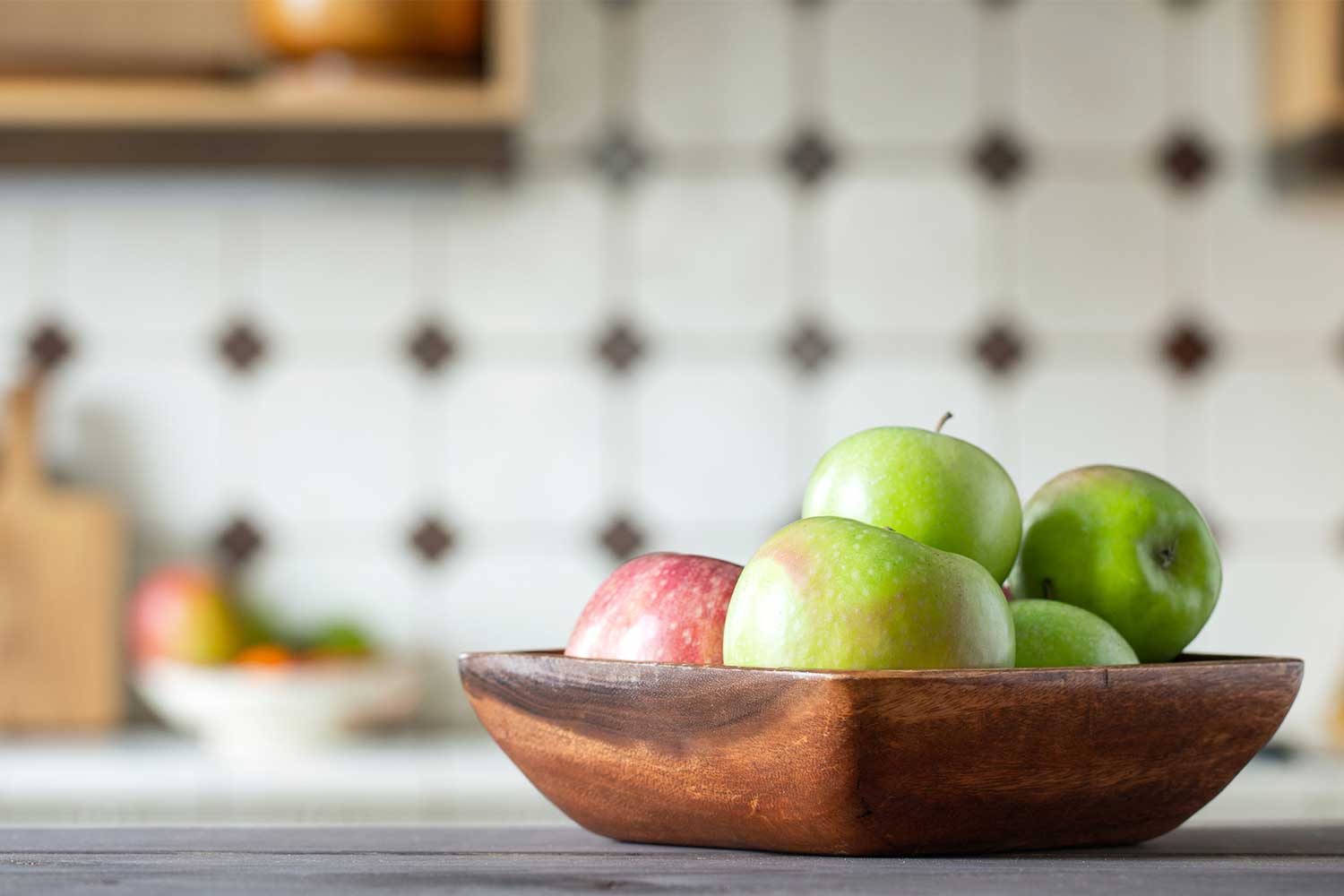http://www.bhg.com.au/media/38370/apples-in-wooden-fruit-bowl.jpg
