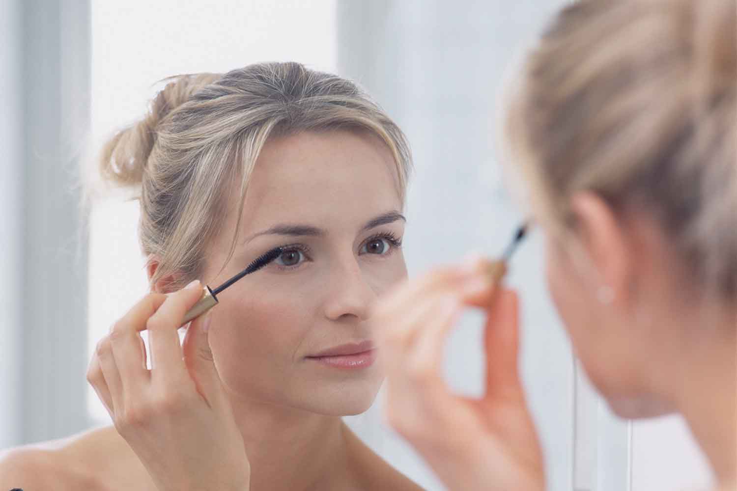 How To Apply Subtle Makeup In Eight Easy Steps Better Homes And Gardens