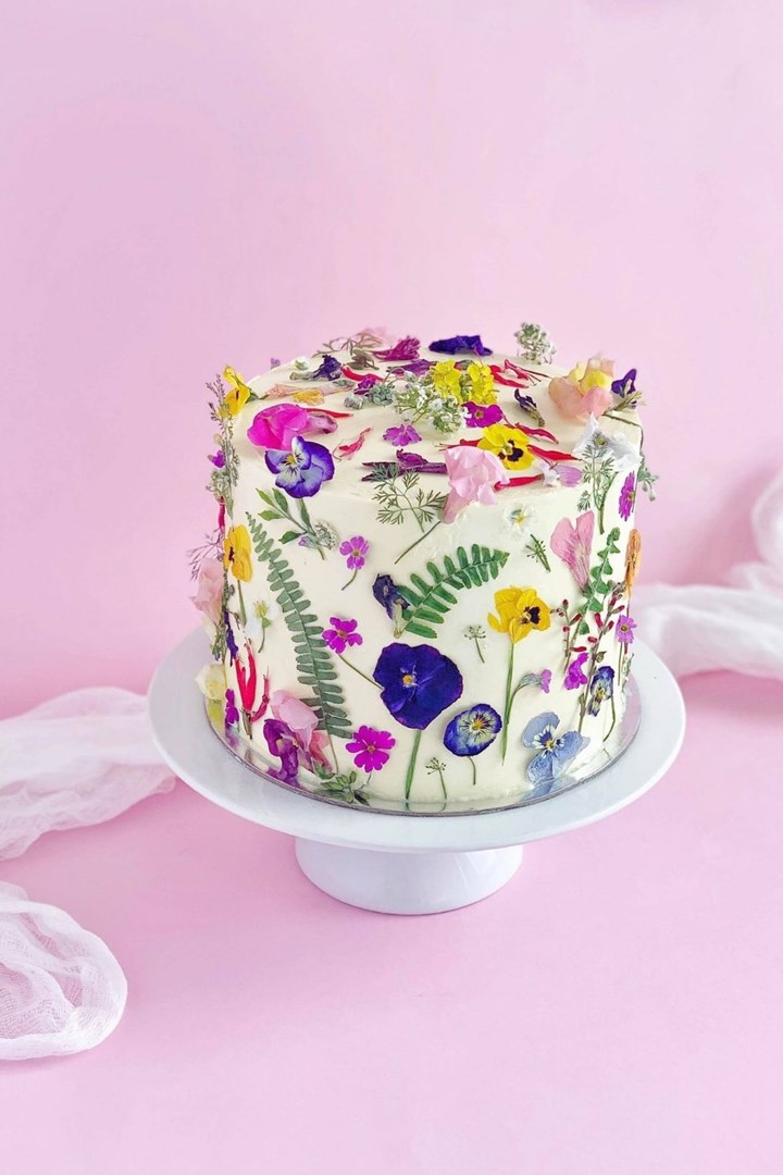 Is this the prettiest $5 Woolies cake hack? | Better Homes and Gardens