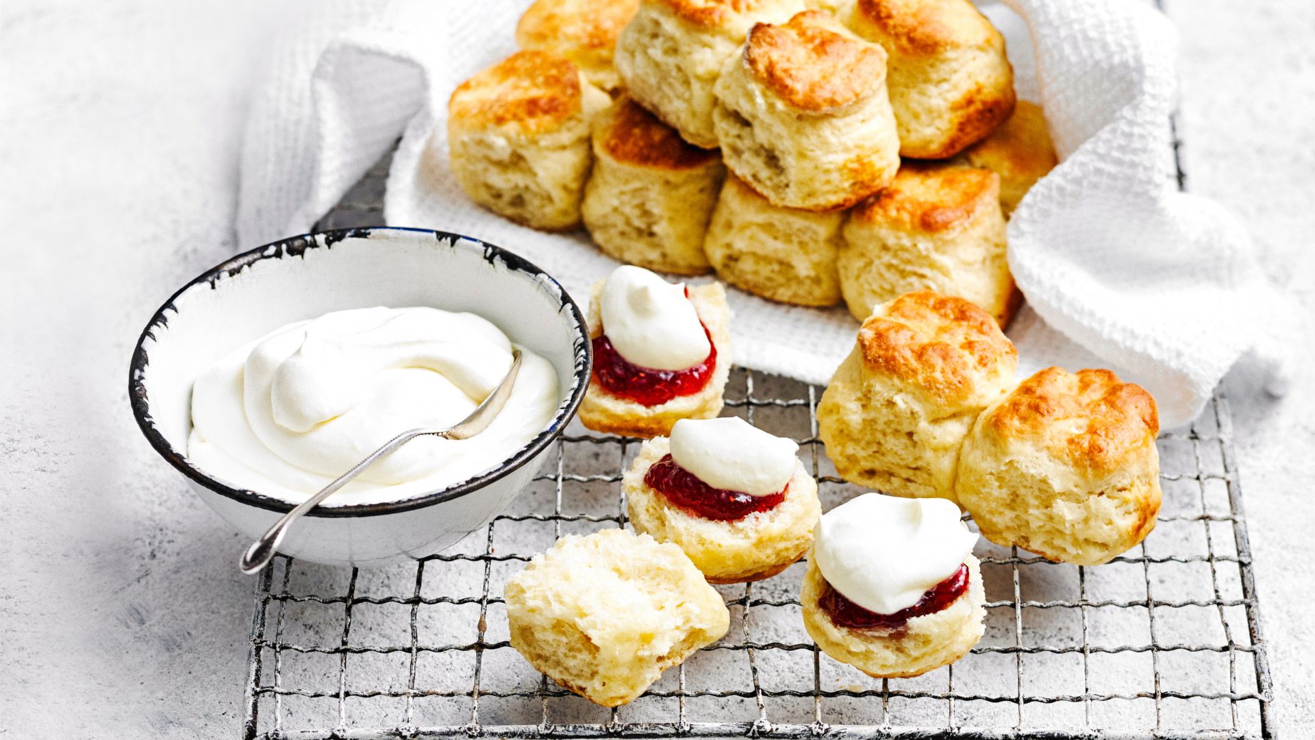 How to eat scones: jam or cream first?