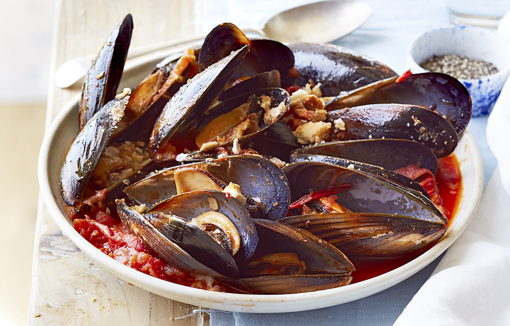 Mussels with fennel and tomato