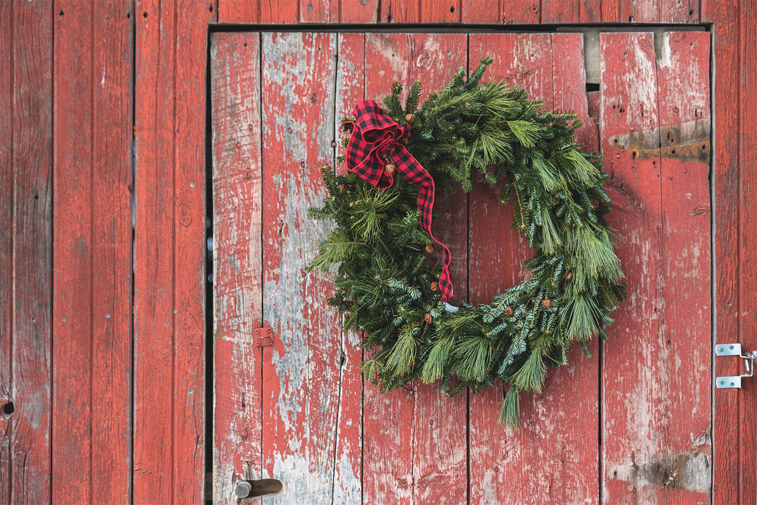 How to make a show-stopping wreath for Christmas | Better Homes and Gardens