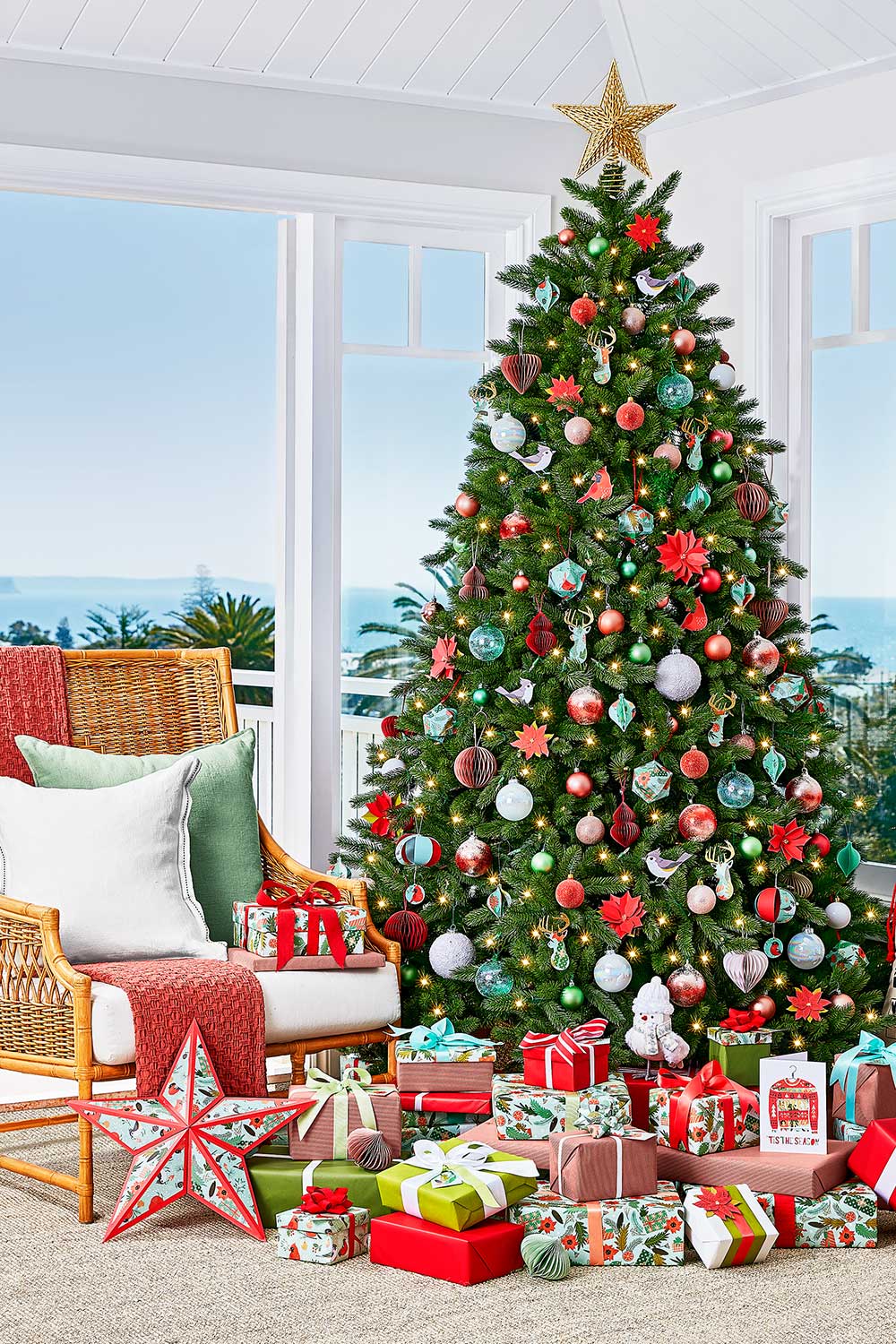 9 gorgeous colour palettes for your Christmas tree | Better Homes and ...