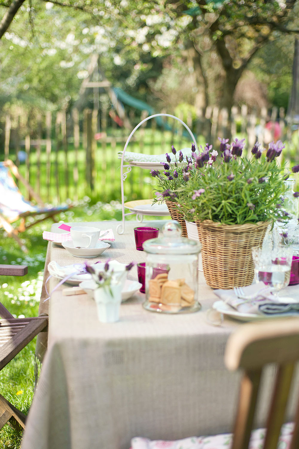 outdoor-table