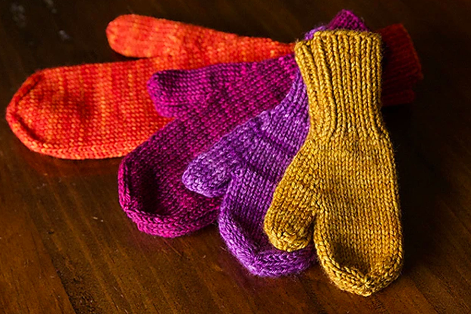 Free Ravelry knitting pattern: World's simplest mittens.