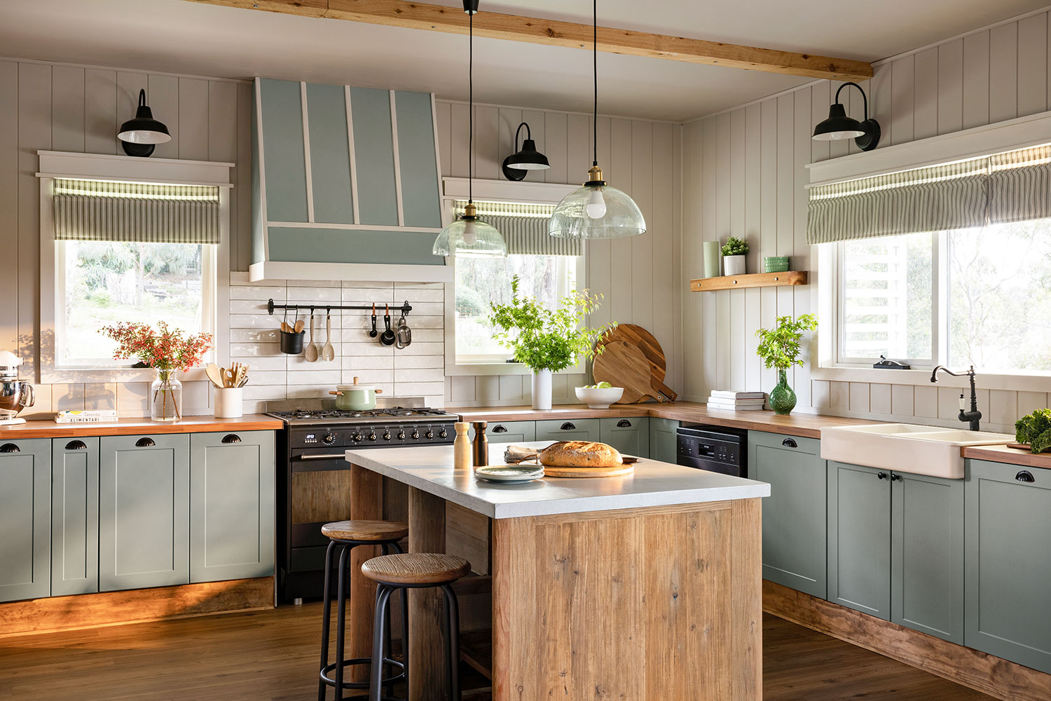 Kaboodle Kitchen Renovation: A Country Kitchen Beauty | Better Homes ...