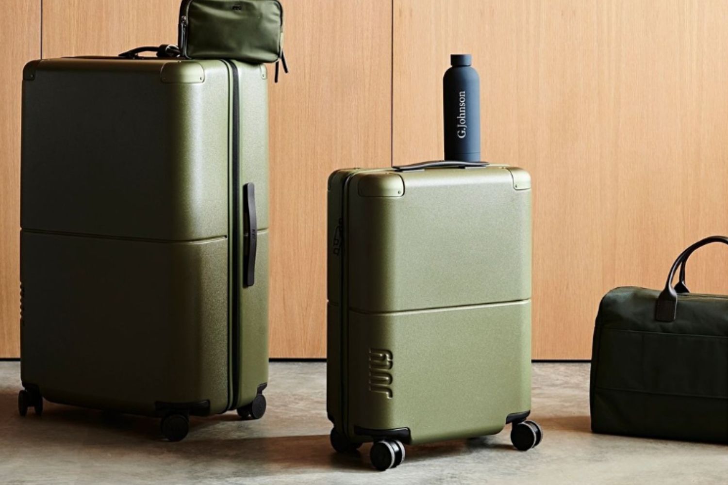 Don’t waste any more time at luggage claim – get yourself a carry on bag